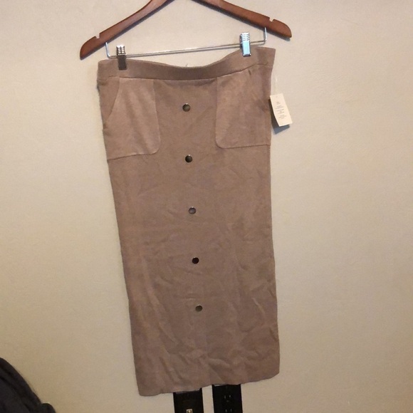 𝅺nwt Retrology knit skirt - Picture 2 of 3